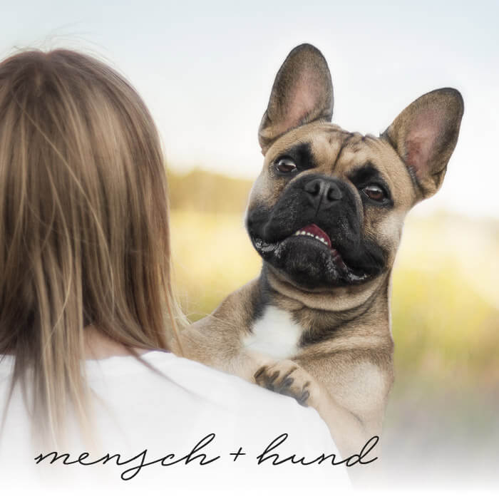 Eine Frau und ihr Hund
